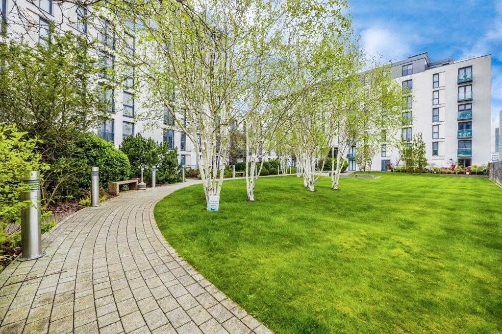 Additional property image - The Hayes, Cardiff