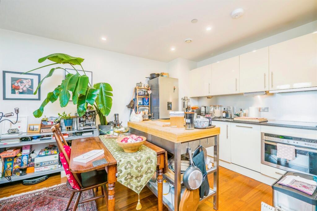 Additional property image - The Hayes, Cardiff