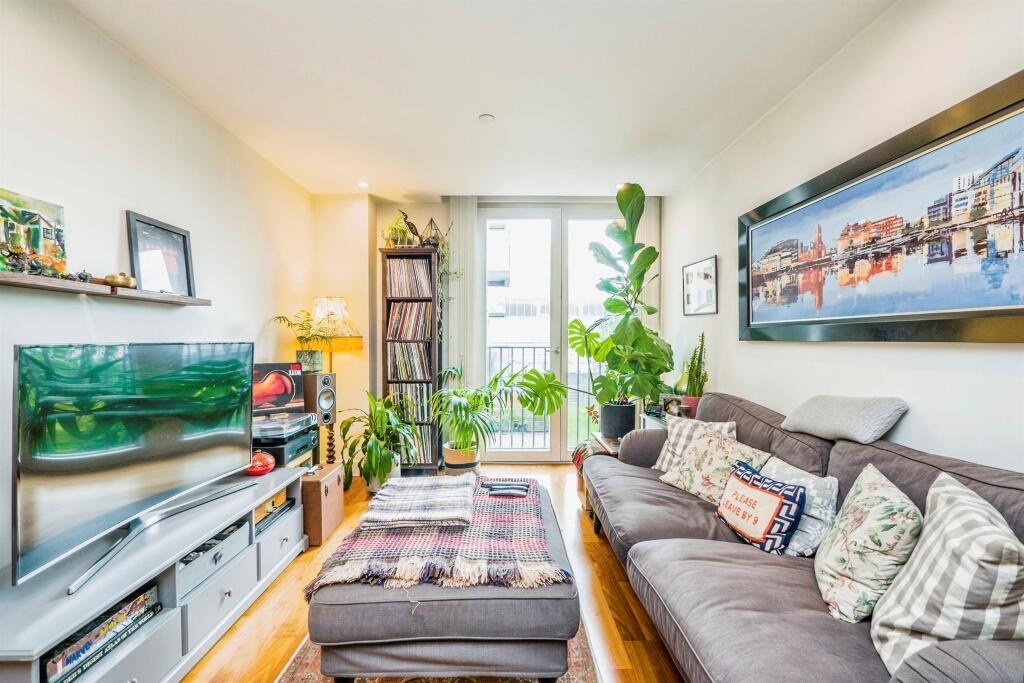 Additional property image - The Hayes, Cardiff