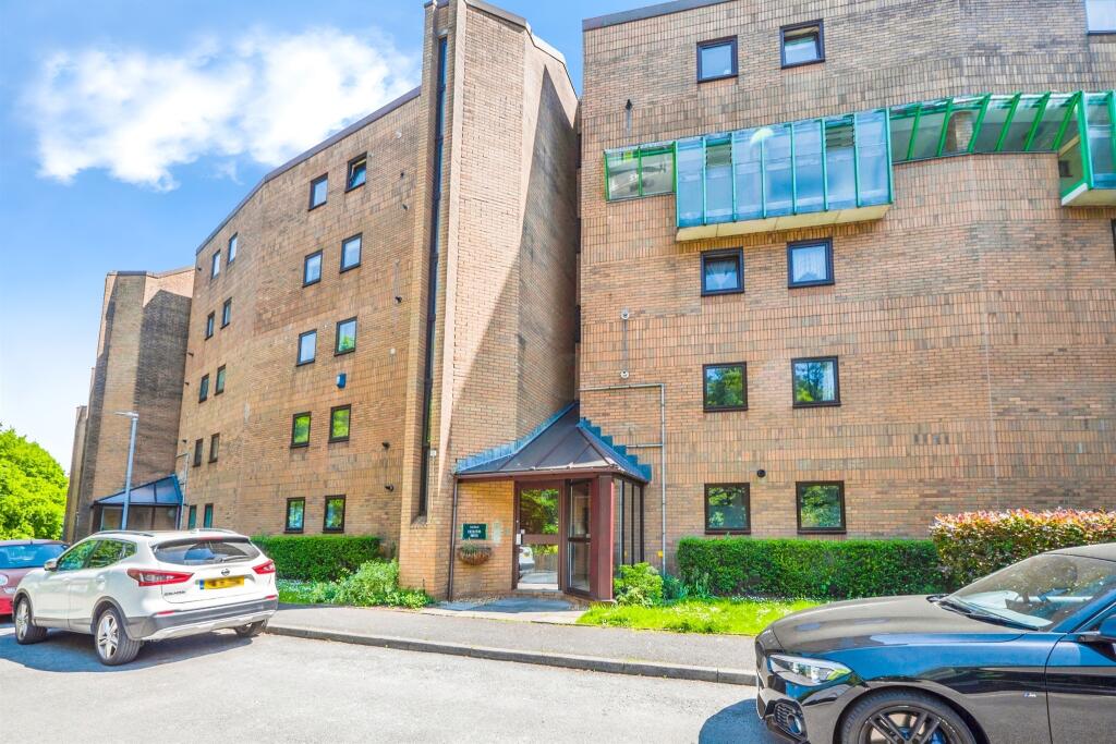Main image of property: The Crescent, Llandaff, Cardiff