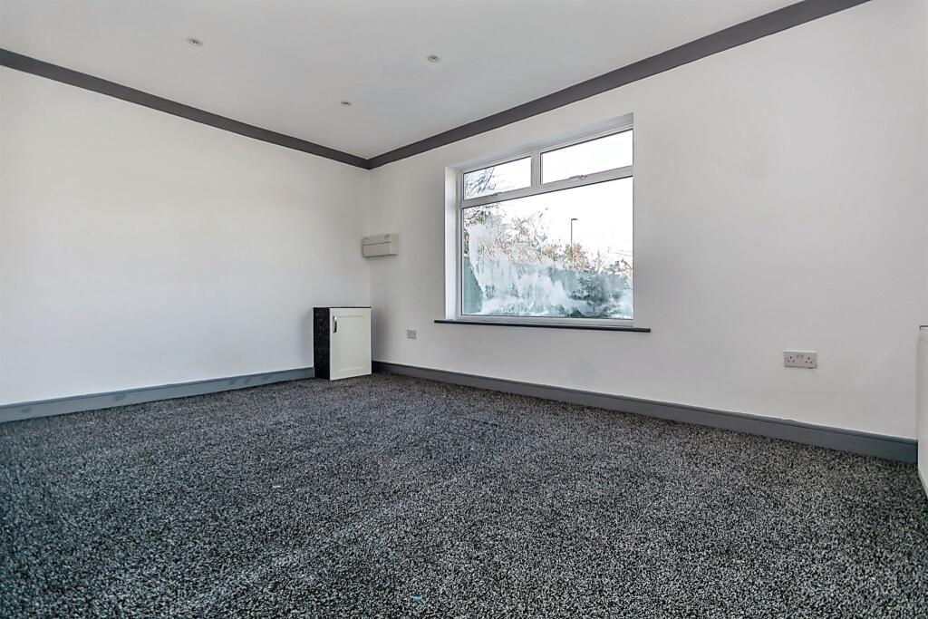 3 bedroom semidetached house for sale in Quinton Road West, Quinton