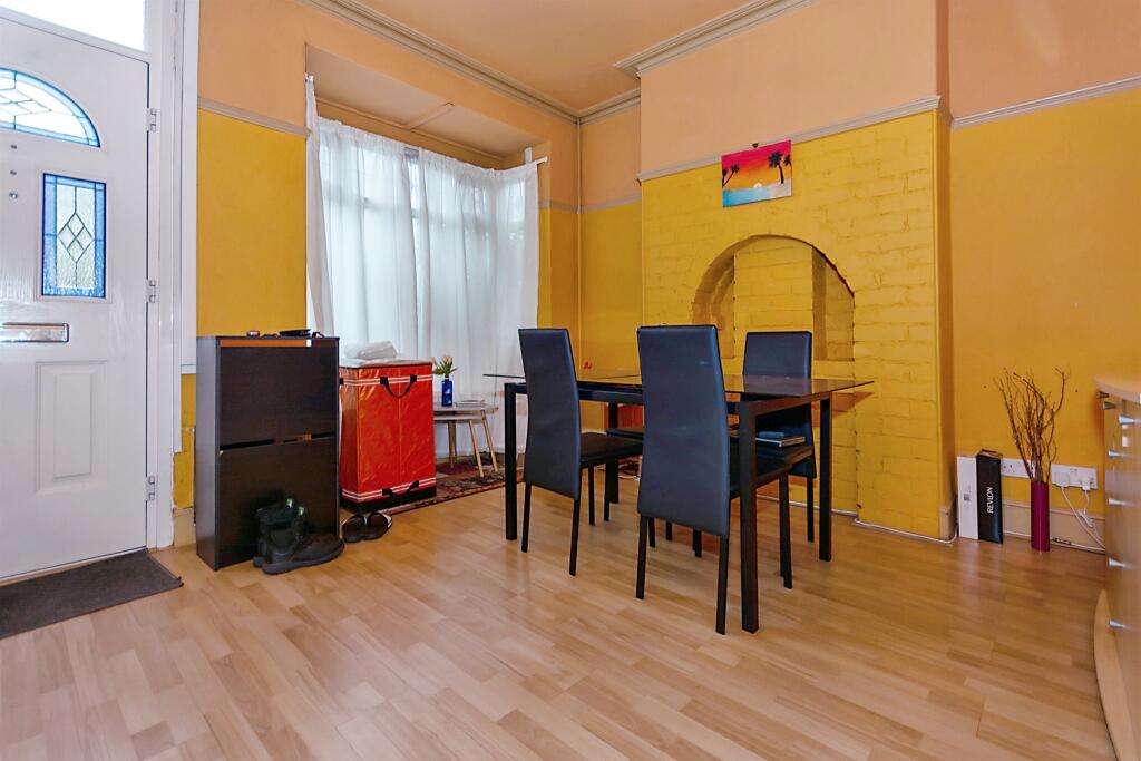 2 bedroom terraced house for sale in Selsey Road, Birmingham, B17