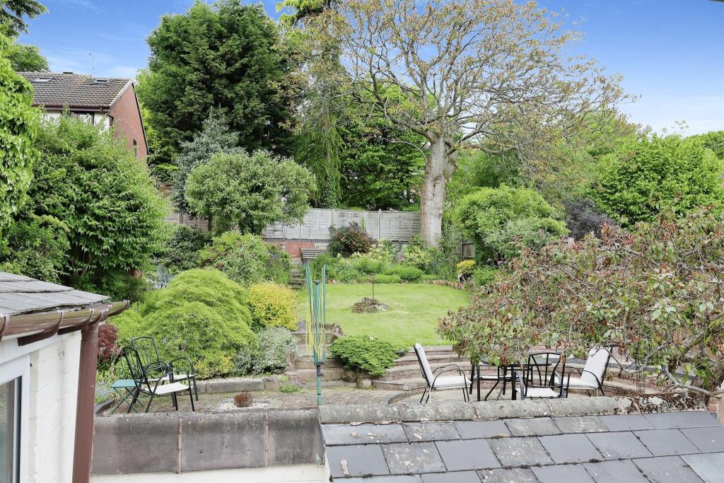 3 bedroom semidetached house for sale in Stourbridge Road