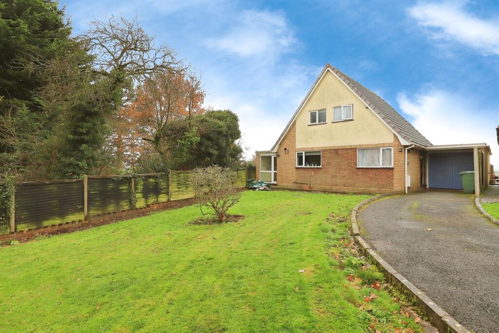 3 bedroom detached bungalow for sale in Blything Court, Highley