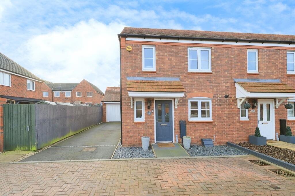 3 bedroom end of terrace house for sale in Logan Place, Kidderminster, DY11