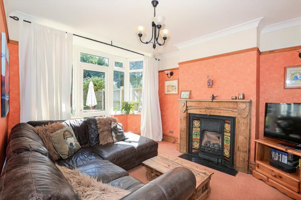 3 bedroom semidetached house for sale in Bruce Road, Kidderminster, DY10