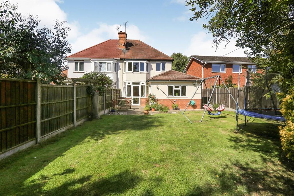 3 bedroom semidetached house for sale in Bruce Road, Kidderminster, DY10