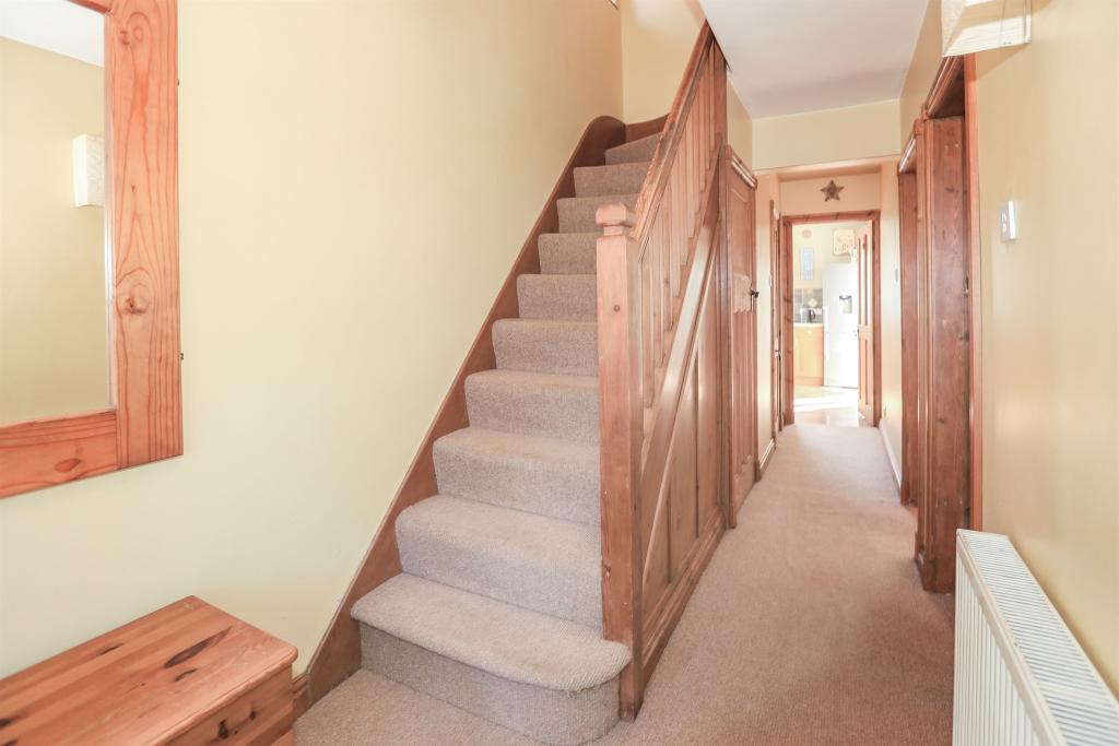 3 bedroom semidetached house for sale in Bruce Road, Kidderminster, DY10