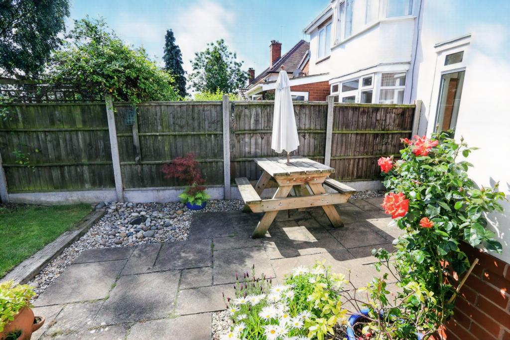 3 bedroom semidetached house for sale in Bruce Road, Kidderminster, DY10