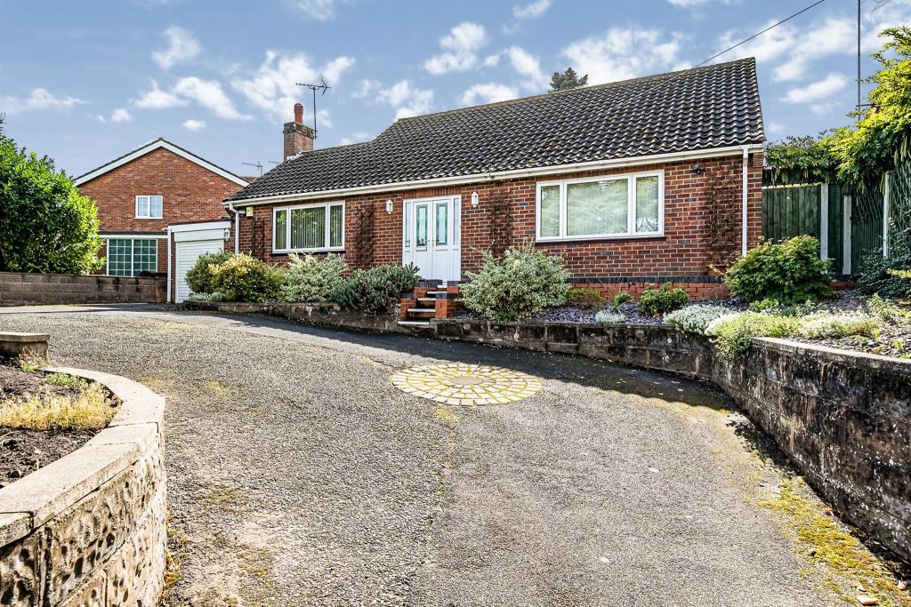 2 bedroom detached bungalow for sale in Habberley Road, Kidderminster, DY11