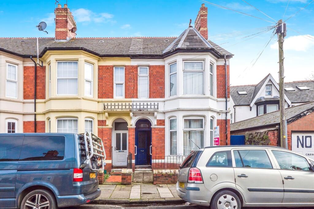4 bedroom end of terrace house for sale in Balaclava Road, Penylan, Cardiff, CF23