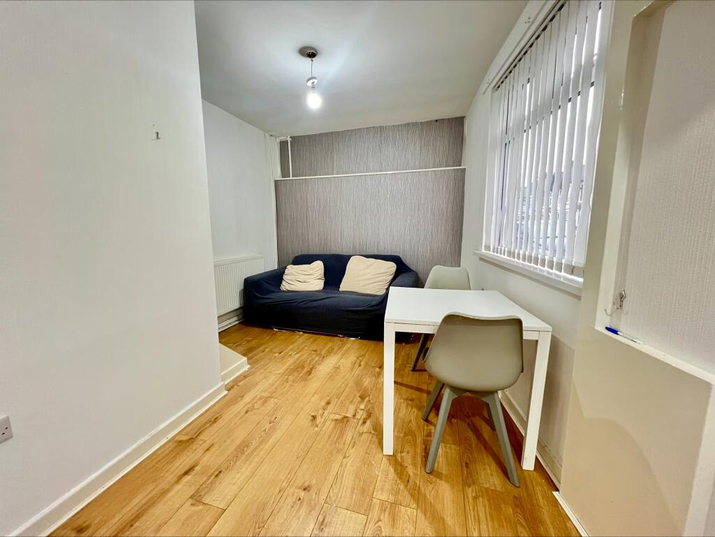 Additional property image - Courtenay Road, Splott, Cardiff