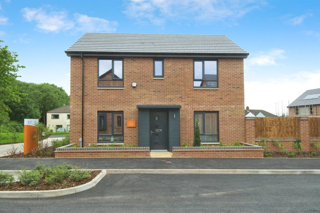 3 bedroom detached house for sale in Heol Littleham, Llanrumney