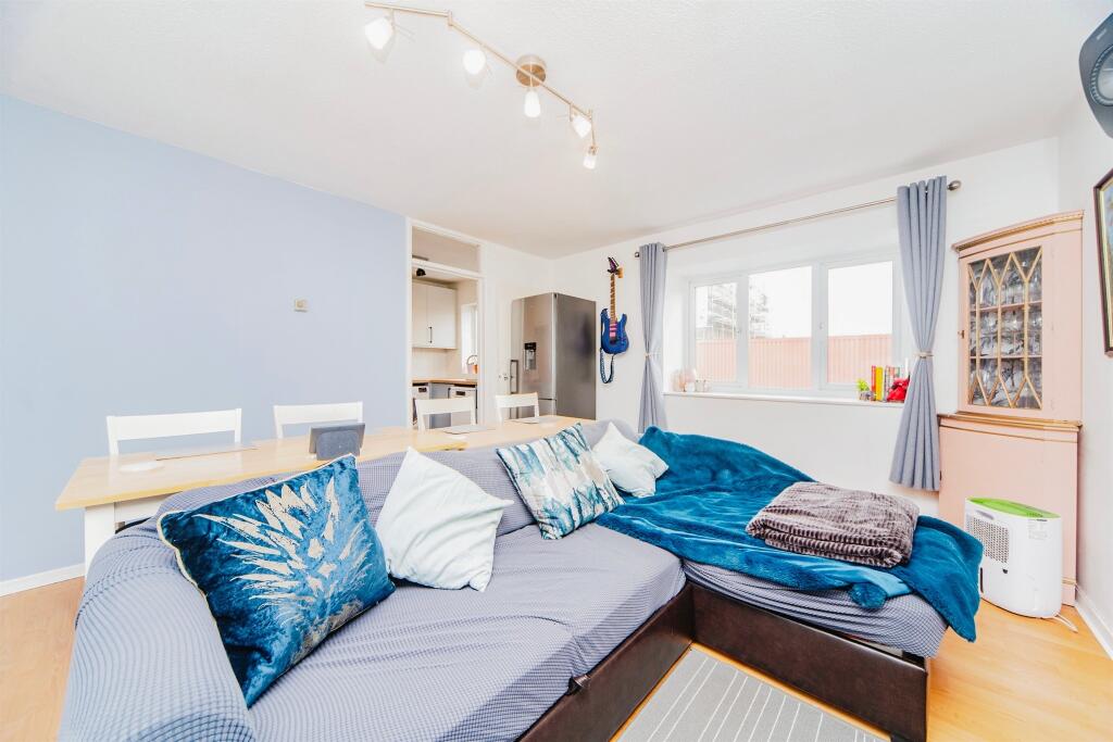 Additional property image - St. Peters Street, Roath, Cardiff