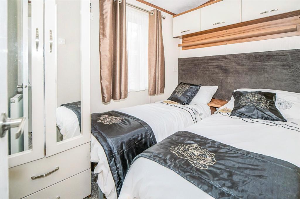 2 bedroom lodge for sale in Grand Eagles, Auchterarder, PH3