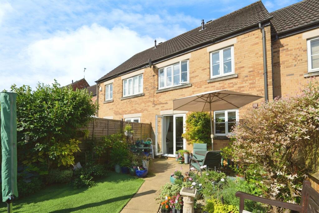 3 bedroom terraced house for sale in Saint Way, Stoke Gifford, Bristol