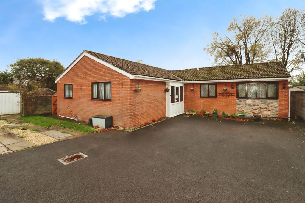Main image of property: Hempton Lane, Almondsbury, Bristol