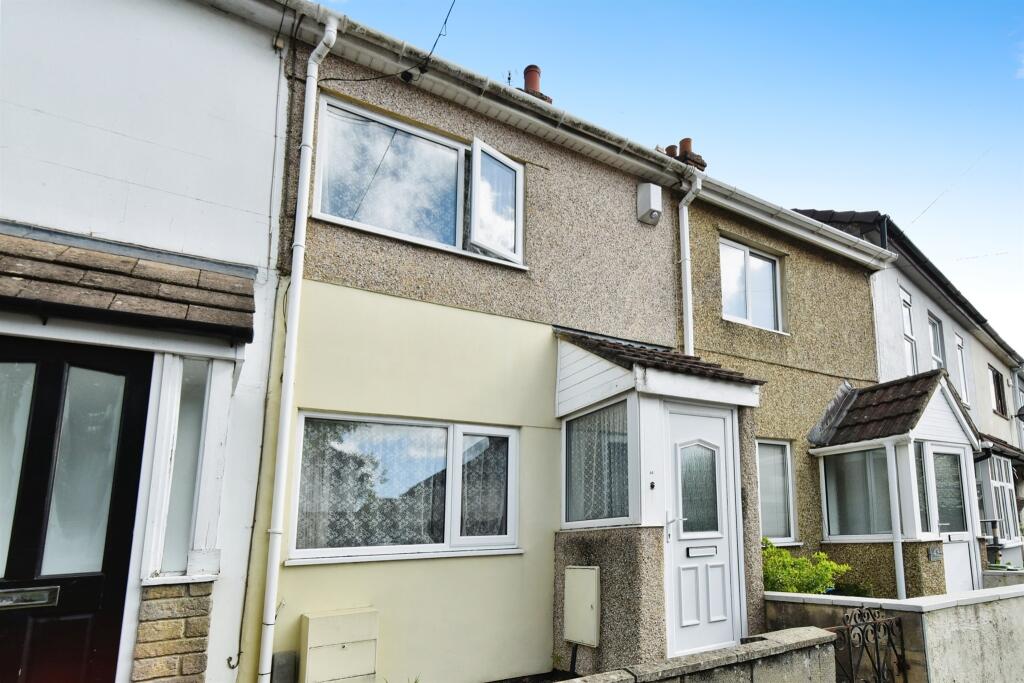2 bedroom terraced house for sale in Dores Road, Swindon, SN2