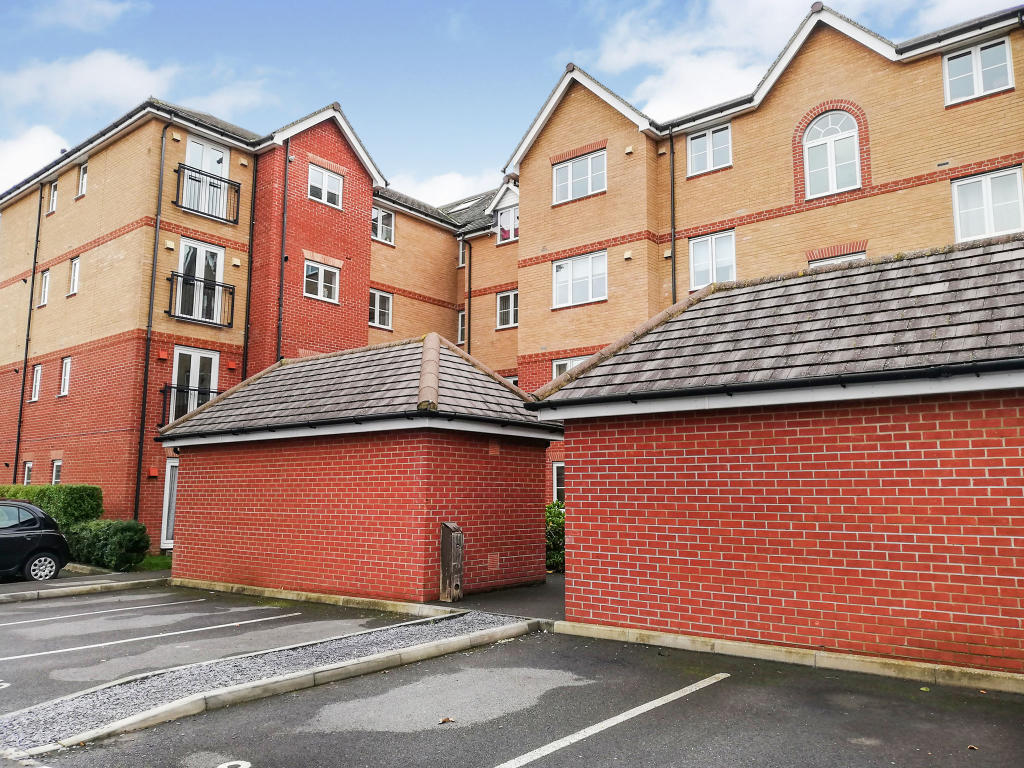 2 bedroom apartment for sale in Twickenham Close, Swindon, SN3