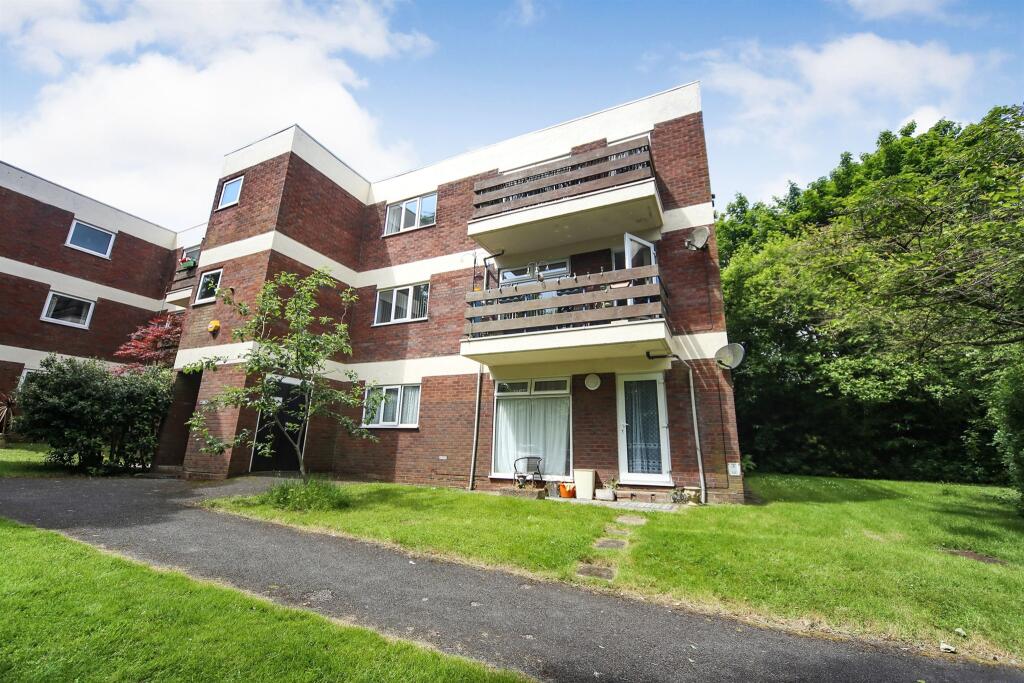 1 bedroom apartment for sale in Southcrest Gardens, Redditch, B97
