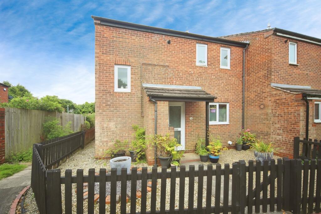 Main image of property: Fordbridge Close, Redditch