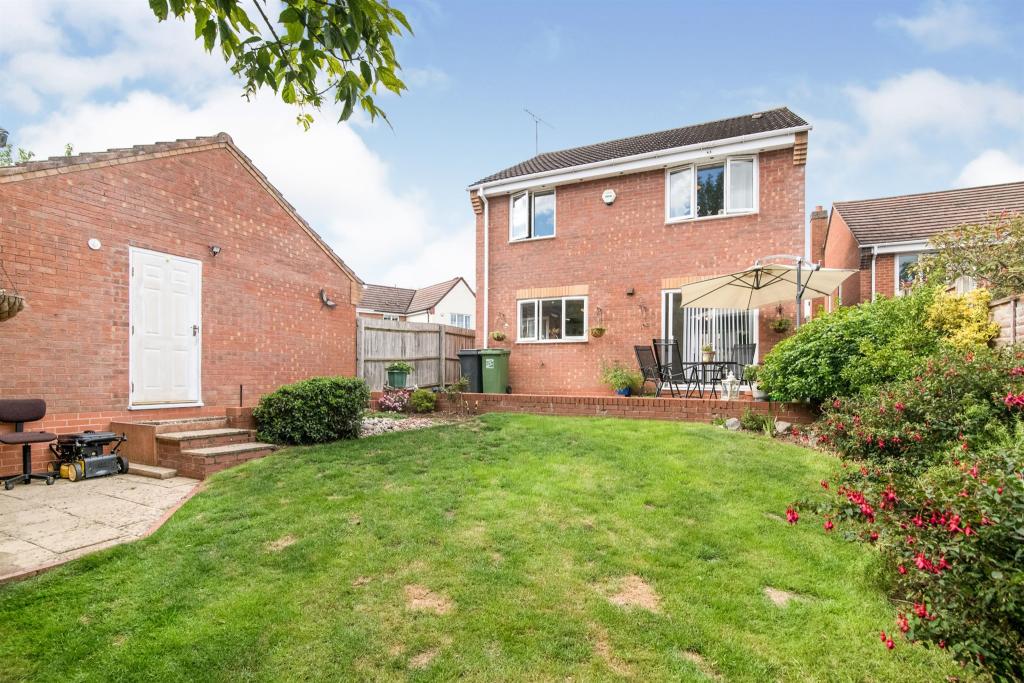 4 bedroom detached house for sale in Shireland Lane, Brockhill