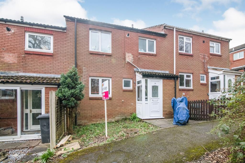 3 bedroom terraced house for sale in Mickleton Close, Oakenshaw ...