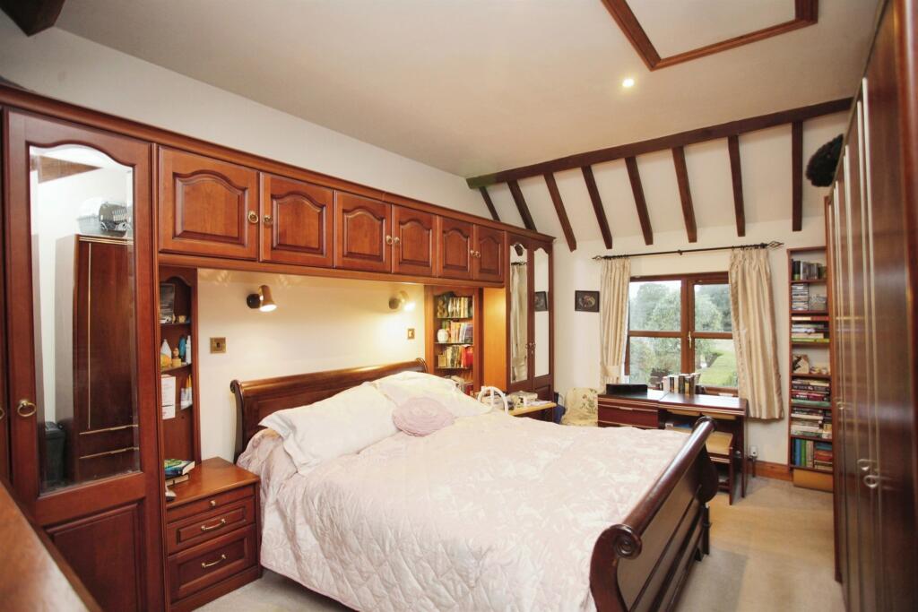Additional property image - Coventry Road, Dunchurch, RUGBY