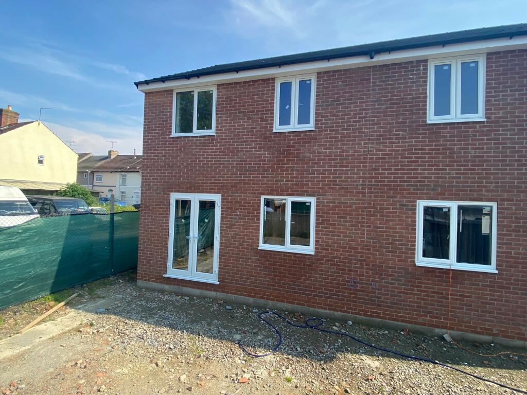 2 bedroom semidetached house for sale in Avening Street, Swindon, SN2