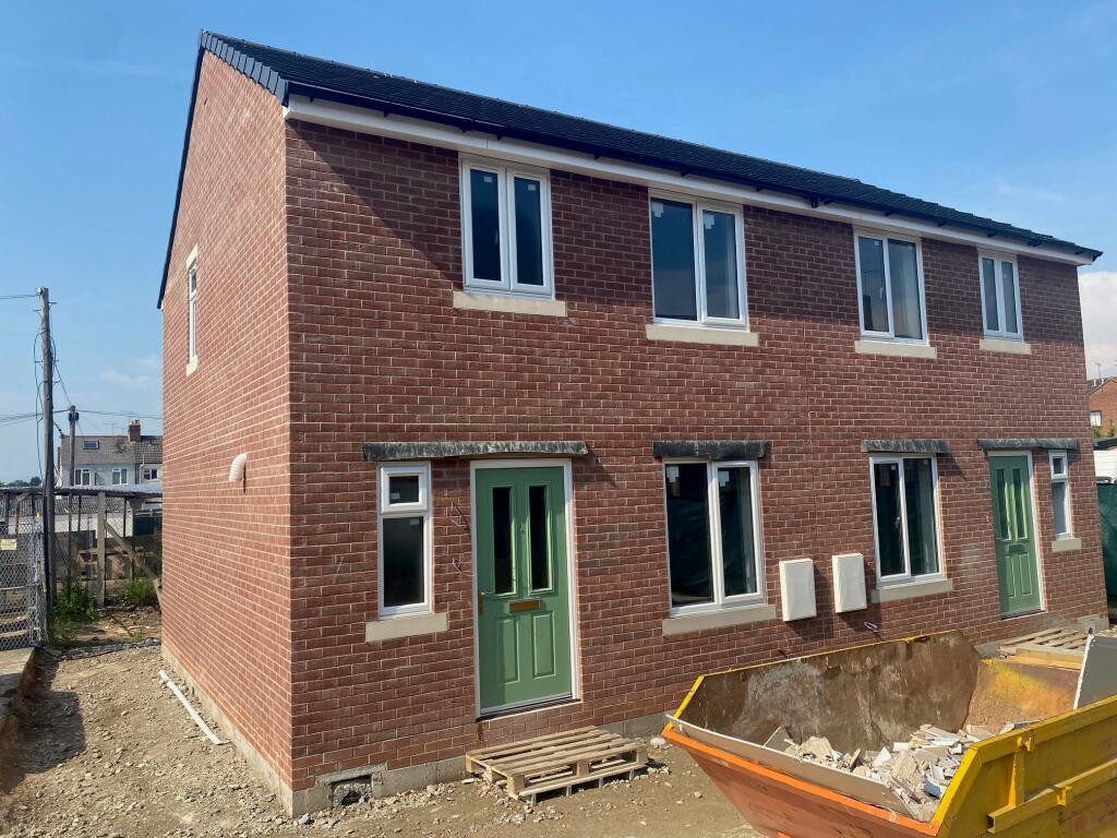 2 bedroom semidetached house for sale in Avening Street, Swindon, SN2