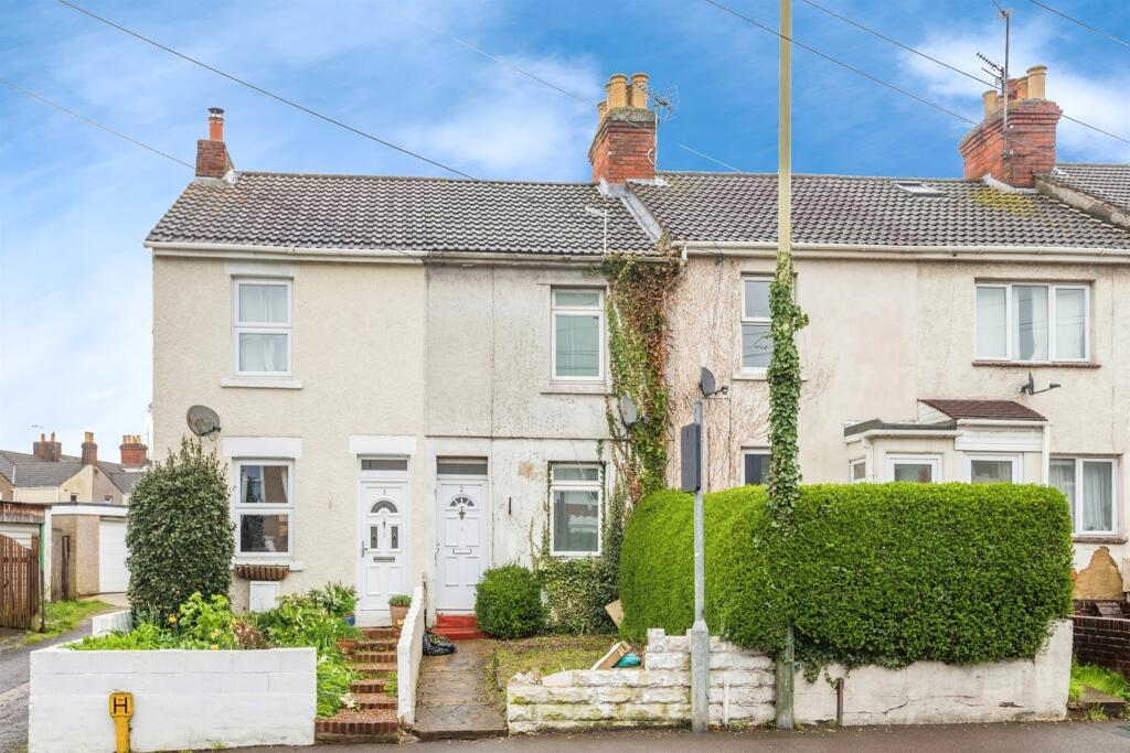 2 bedroom terraced house for sale in Kingshill Road, Swindon, SN1