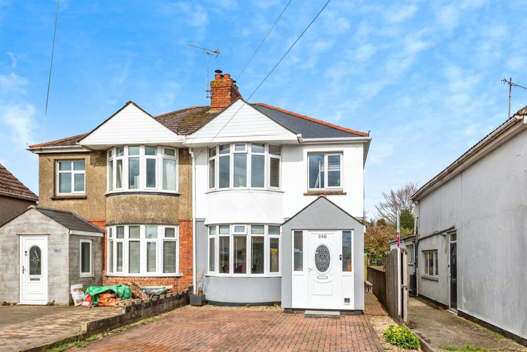 3 bedroom semidetached house for sale in Whitworth Road, SWINDON, SN25