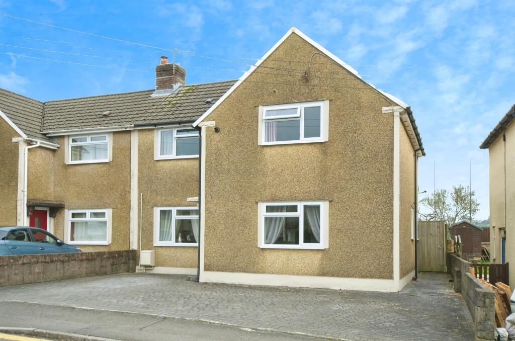 3 bedroom semidetached house for sale in Gwaunmiskin Road, Beddau