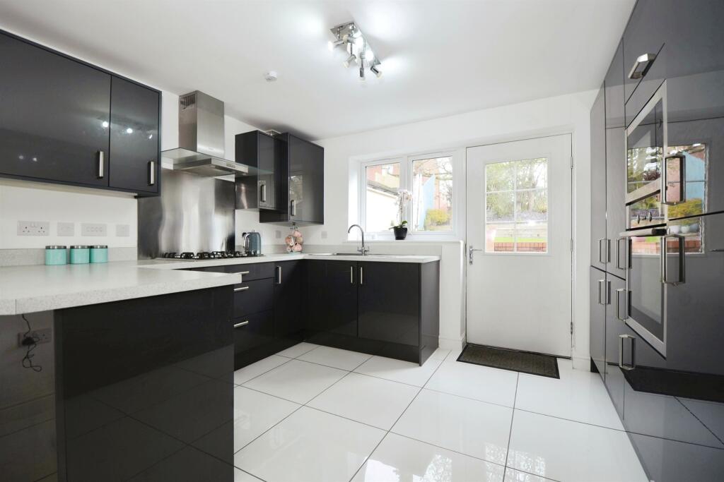 Additional property image - Highfields, Tonyrefail, PORTH