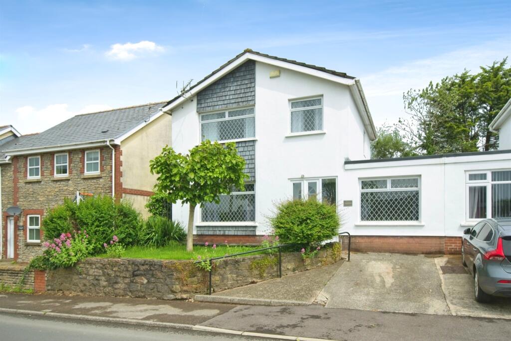 3 bedroom link detached house for sale in Groesfaen, Pontyclun, CF72