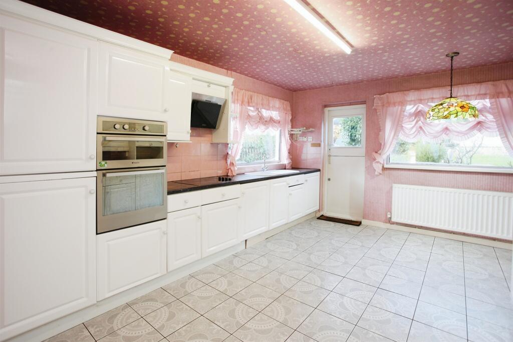 Additional property image - Groesfaen, Groesfaen, Pontyclun