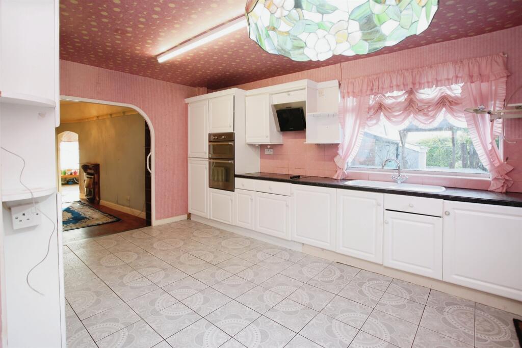 Additional property image - Groesfaen, Groesfaen, Pontyclun