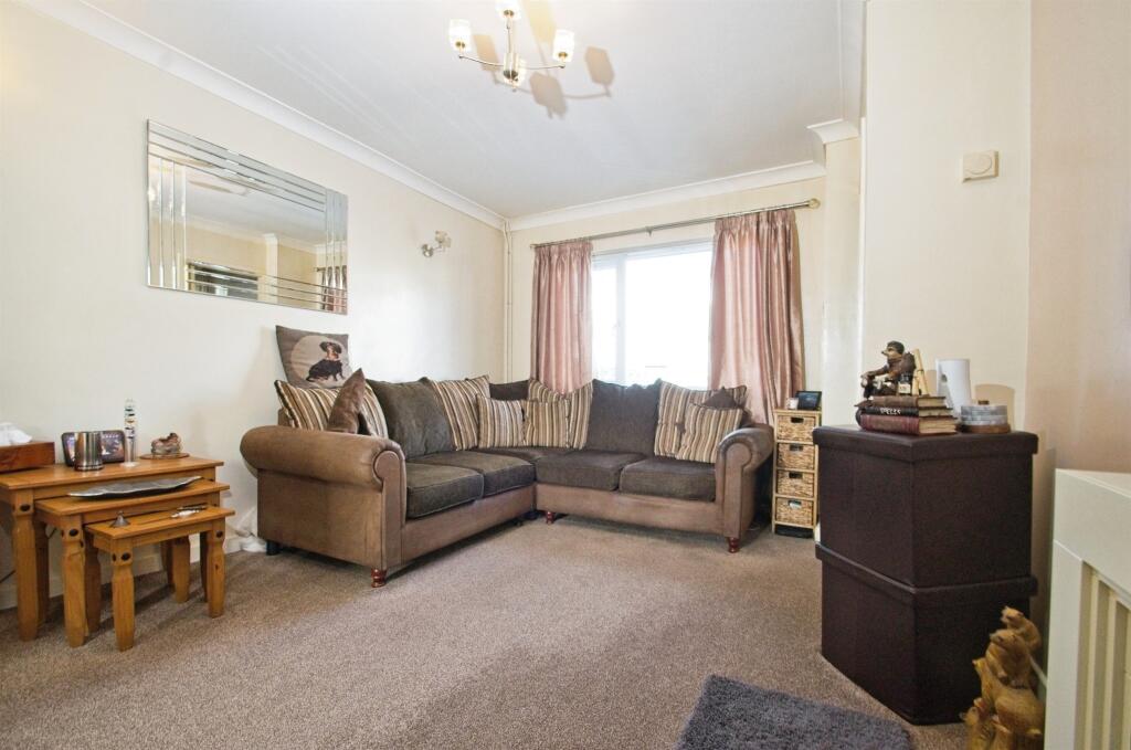 Additional property image - Heol Brynhyfryd, Llantwit Fardre, Pontypridd
