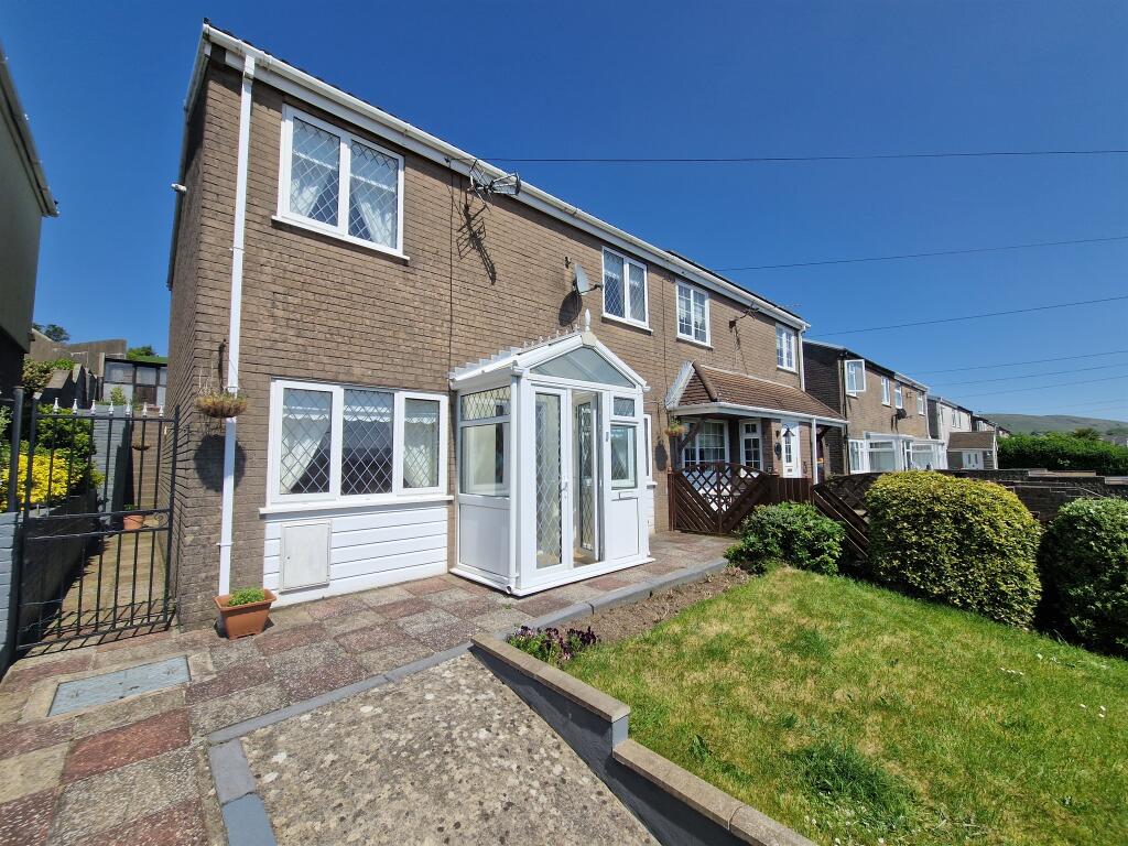 Main image of property: Cae'r Gwerlas, Tonyrefail, Porth