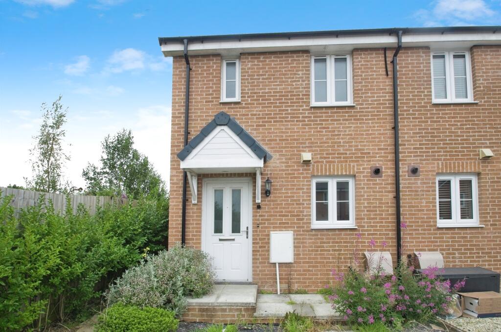 Main image of property: Heol Y Gylfinir, Llanilid, Pontyclun