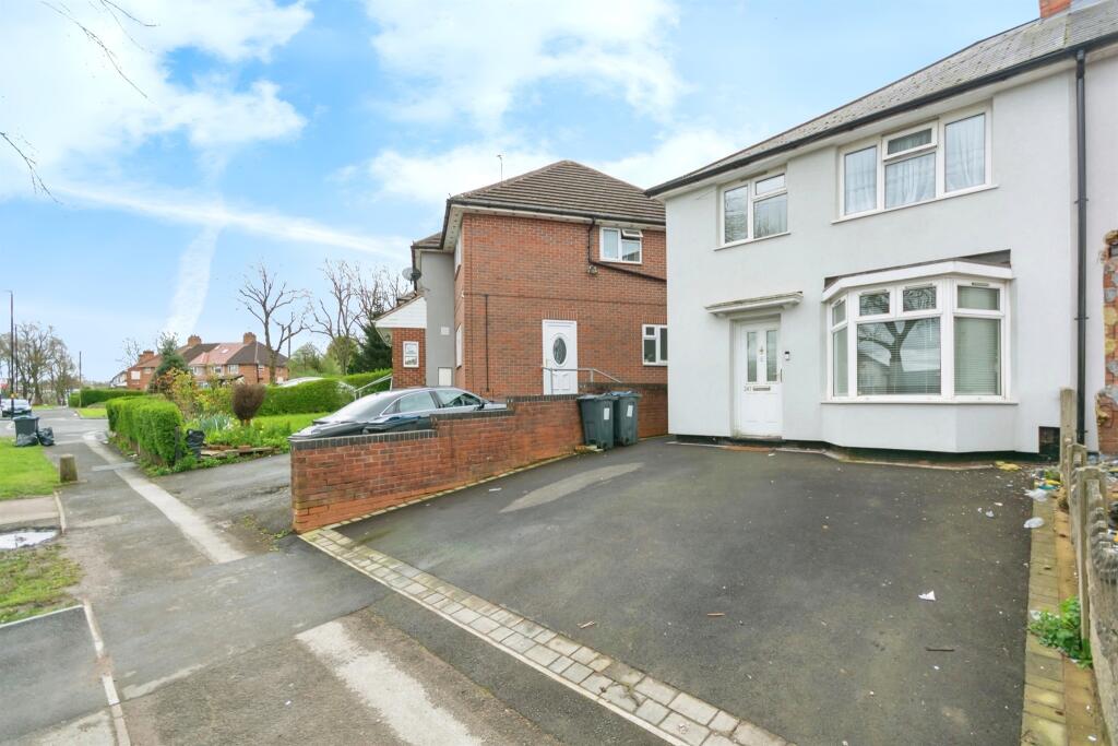 3 bedroom end of terrace house for sale in Olton Boulevard West
