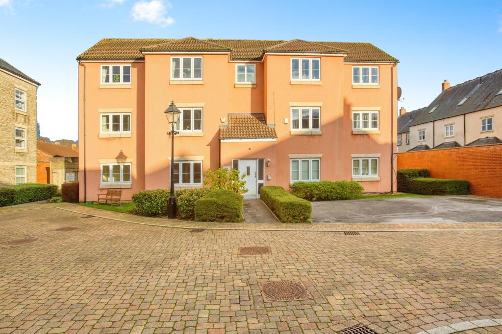 2 bedroom apartment for sale in Sandford Gardens, Wells, BA5