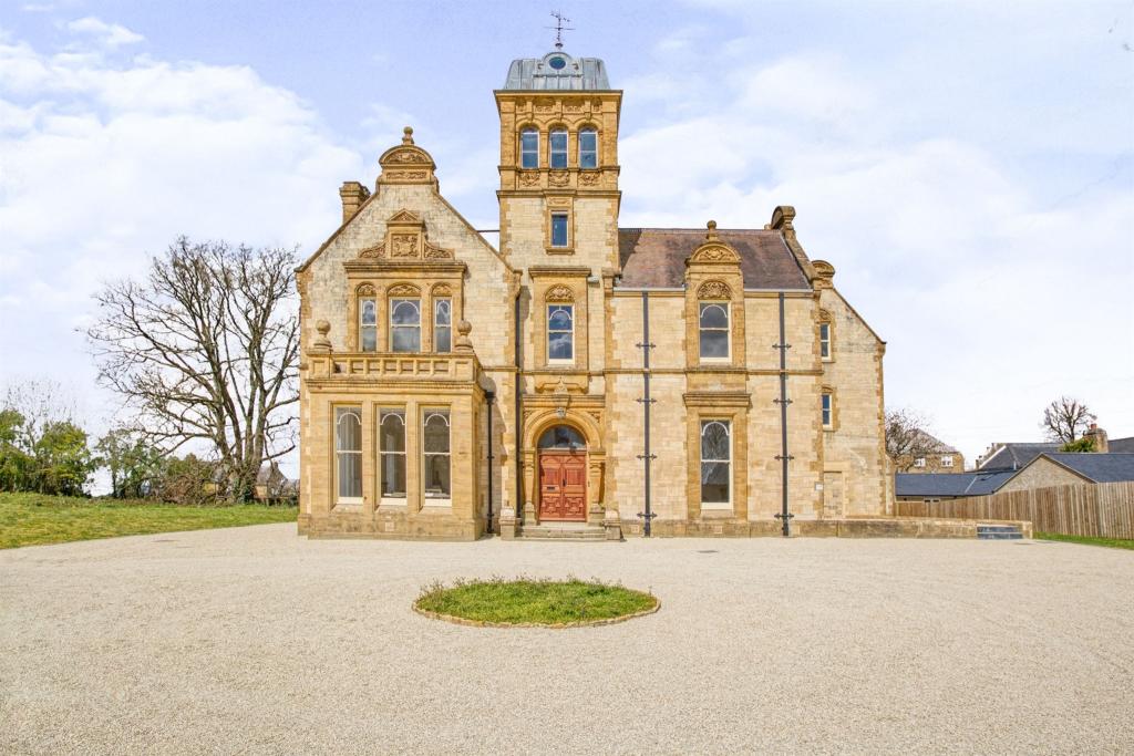 Additional property image - Priorygate Court, Castle Cary