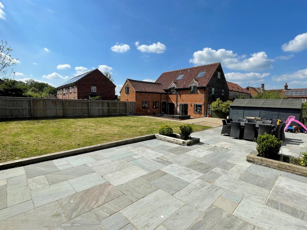 6 bedroom barn conversion for sale in High Street, Dilton Marsh