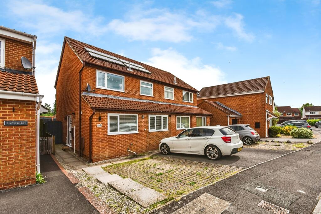 3 bedroom semidetached house for sale in Devon Drive, Westbury, BA13