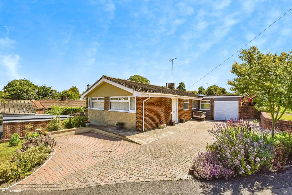 Main image of property: Broadway, Warminster
