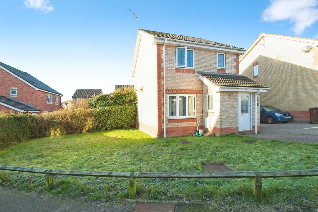 3 bedroom link detached house for sale in Clos Cwm Garw, CAERPHILLY, CF83