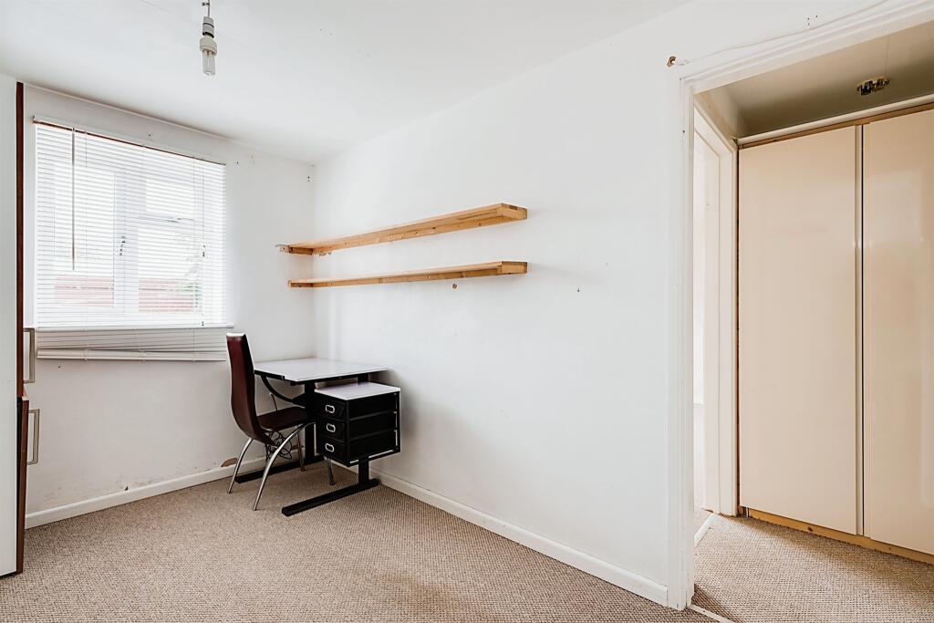 2 bedroom apartment for sale in Hill View, Carterton, OX18