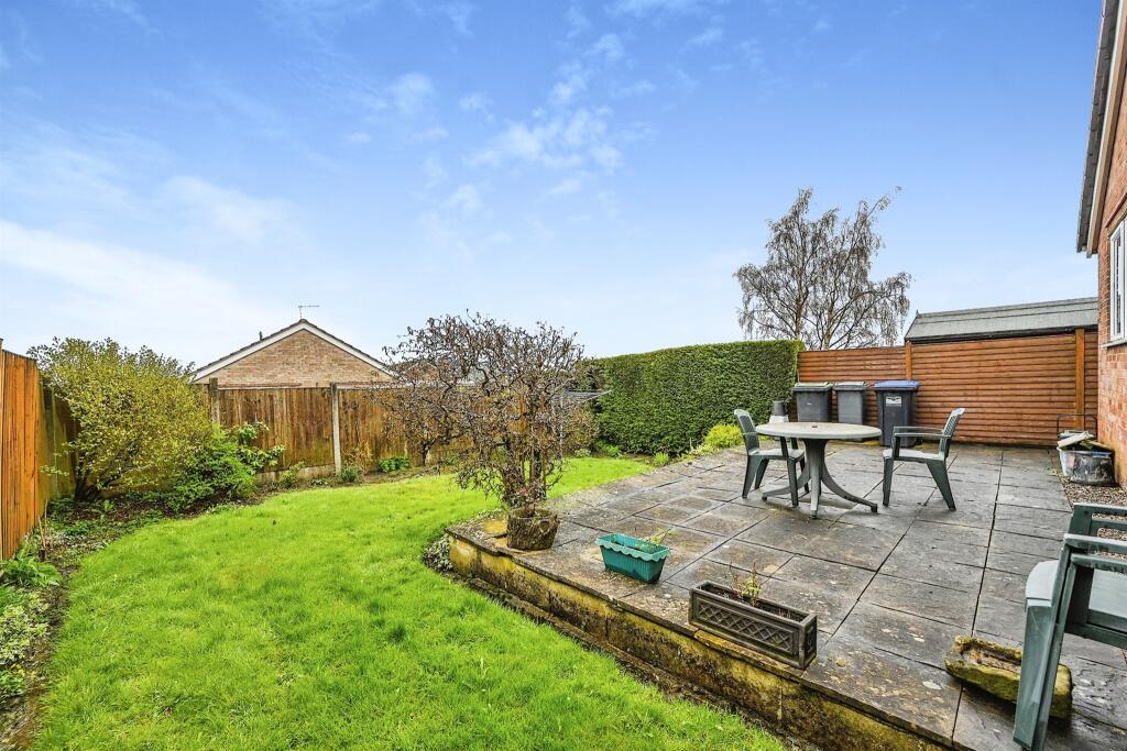 3 bedroom detached bungalow for sale in Firs Avenue, Hulland Ward ...