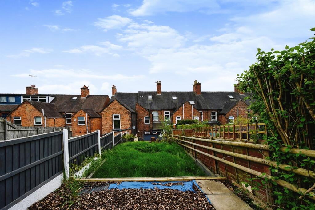 3 bedroom terraced house for sale in Mayfield Road, Ashbourne, DE6